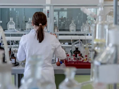 Explorando os Principais Tipos de Laboratórios