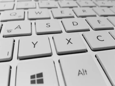 Dominando Algoritmos e Lógica de Programação: Guia Essencial para Iniciantes
