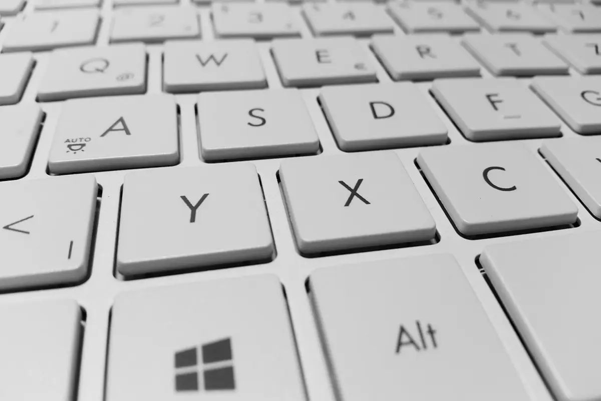 Dominando Algoritmos e Lógica de Programação: Guia Essencial para Iniciantes