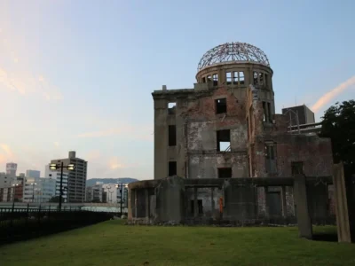 O Poder e a Tragédia de Hiroshima: Quem Foi o Responsável?