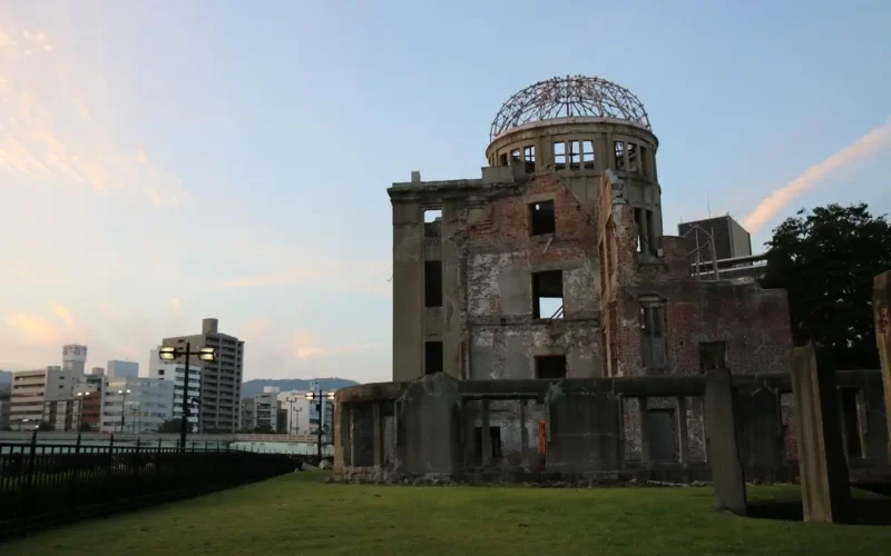 O Poder e a Tragédia de Hiroshima: Quem Foi o Responsável?